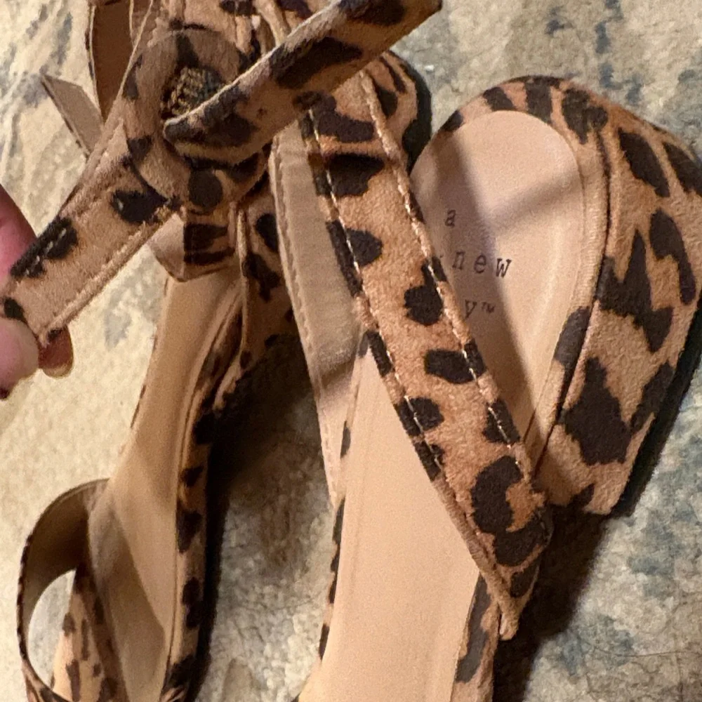 A New Day Women's Tan and Black Leopard Sandals - Picture 2 of 4